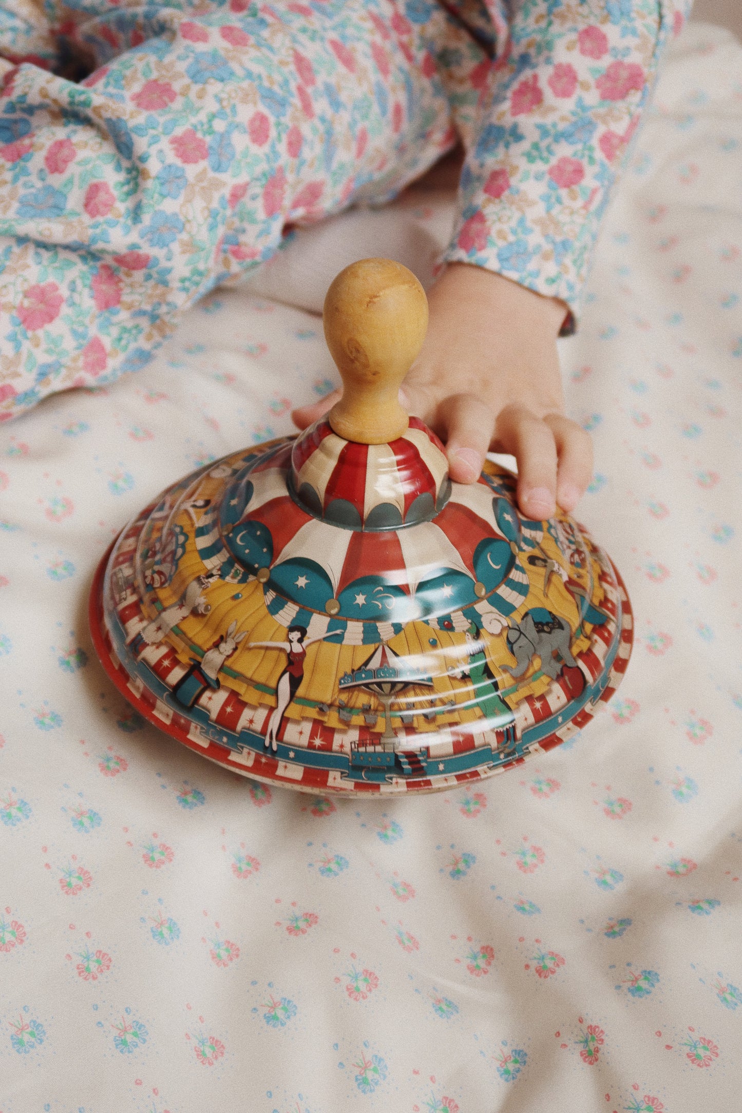 Tip Spinning Top